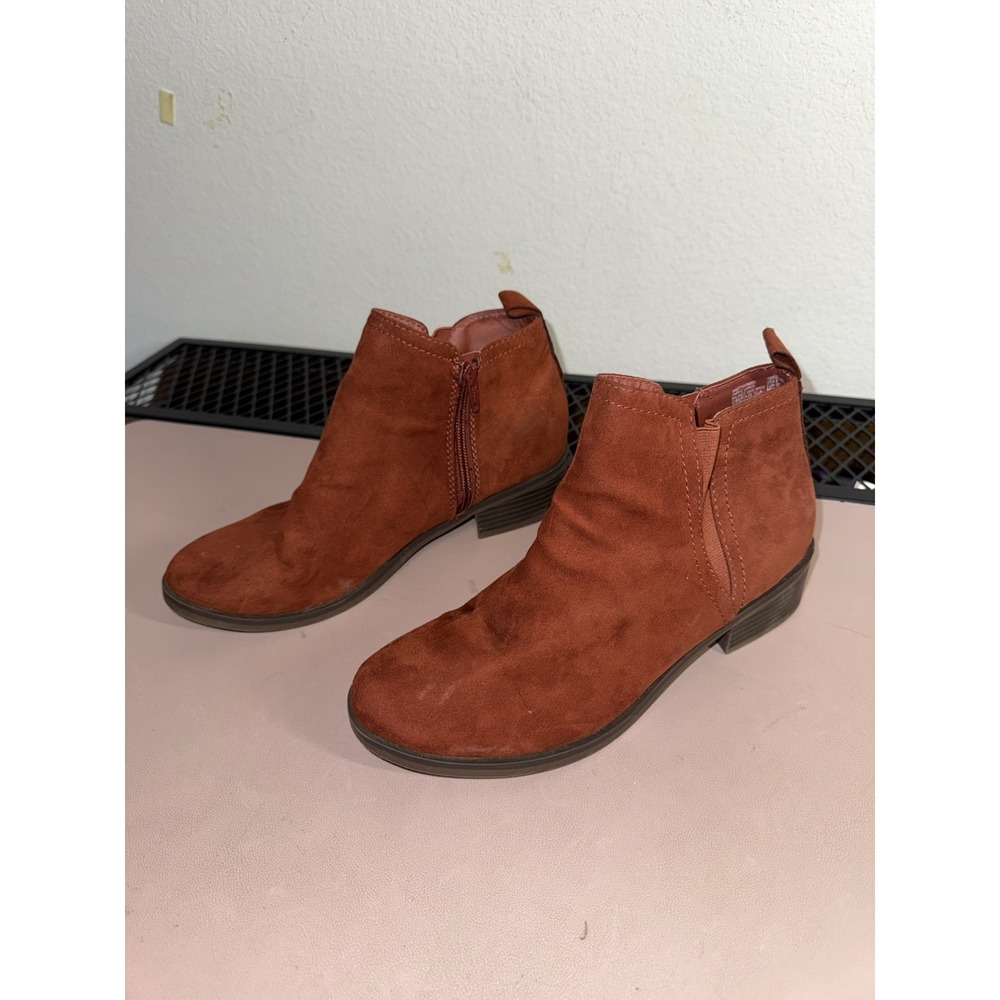 Time and‎ Tru Women's Ankle Boots Size 8 Rust Suede Zip Low Heel Booties